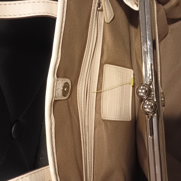 Coach handbag - Picture 15 of 16